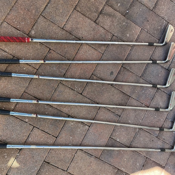 Taylormade ICW11 iron set 6 pc in right handed 
Steel shafts - Picture 11 of 12